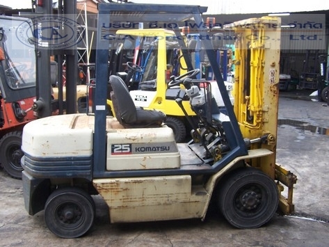 ขาย รถโฟล์คลิฟท์ KOMATSU รุ่น FD25-11