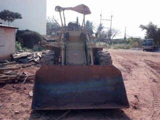 ขายด่วนรถตักล้อยาง CAT 910 พร้อมใช้ มีอินวอย โทร 088-4501277