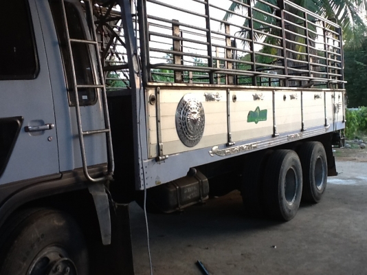 มีหกล้อและสิบล้อรับจ้างคับสอนใจติดต่อสอบถามได้ที่0897727859