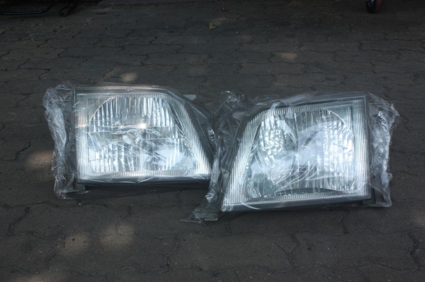 ขายไฟหน้า PRADO (1 คู่) 6000 บาท