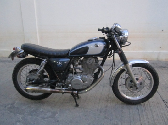 ฝากอีกคัน SR400 ปี95 เอกสารอินวอย รถวิ่งดีมาก ระบบไฟออกทุกจุด(รับแลกเทริน์)โทรเลย