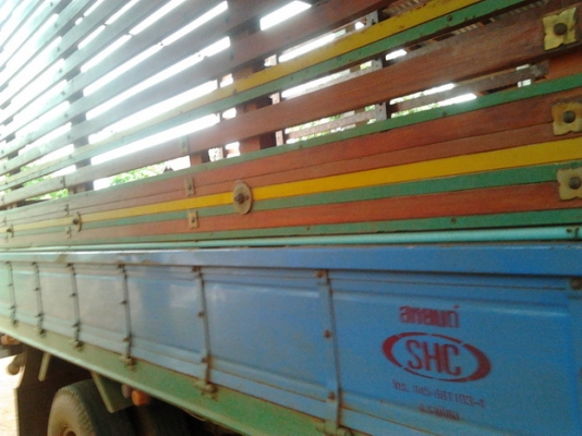 ขาย 6ล้อ "ขวัญใจรถแรง" ISUZU NPR66L วางเครื่องใหญ่ 6BG1 175แรง แห้งดีไม่เยิ้มไม่ซึม เกียร์Rockyใหญ่ ช่วงล่างใหญ่ Fหลัง คัสซีสวยเดิมไม่ผุไม่บวม เสริมเหล็กบน แข็งแรง หัวบางภายในสวยคอนโซลครบ แอร์ พ.พาวเวอร์ เบรคทริฟฟี่ กระบะพื้นไม้คอกไม้สูงสภาพสวยไ