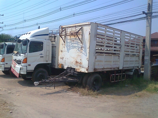 ขายด่วน..รถสิบล้อ HINO MEGA 320 FM ยูโร 2 พ่วงแม่ลูก รถปี 47 ใหม่ เครื่องดี คัสซีสวย รถสวย ประหยัดน้ำมัน มีทะเบียนครบ ราคาต่อรองได้.