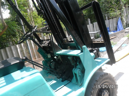 ขายถูกมากที่สุดโฟ์คลิฟท์ 2 ตันเครื่องดี เกียร์ดีราคา155000บาทแก๊สขายด่วนราคานี้ลดได้