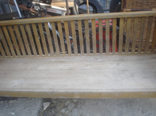 มีไว้ในบ้านสวยมากครับ  ไม้สักทองเก่ามาก   นั่งเล่น  นอนเล่น