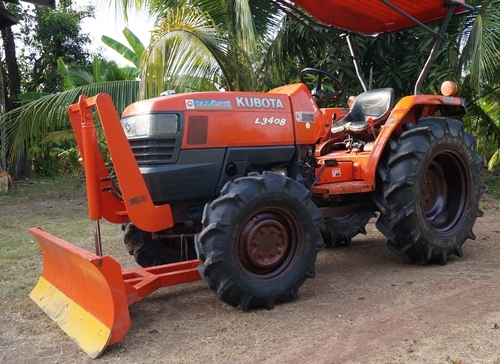 ขายรถไถคูโบต้า L3408 พร้อมใบมีดดันดินหน้า พร้อมใช้งาน