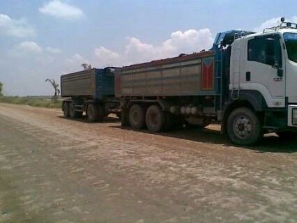 รถอิซูซุ 10 ล้อดั๊ม 360 แรงม้า ปี 52 ( ขายเฉพาะแม่ ) สนใจติดต่อ 081 - 6079515