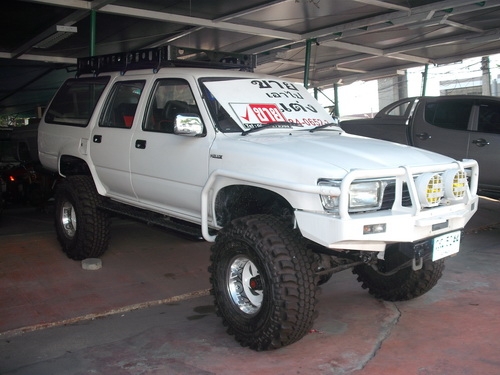 ขายด่วน TOYOTA YN 106 VAN 5ประตู ตัดผุทำสีใหม่เรียบร้อย เครื่องดี อุปกรณ์ครบ