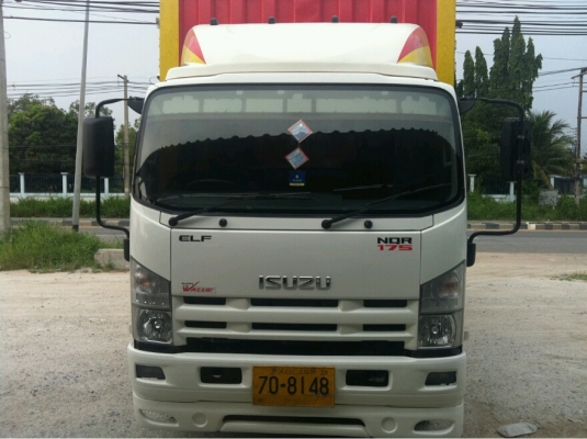 รถ ISUZU NQR 175 แรง ตู้ 10 บาน