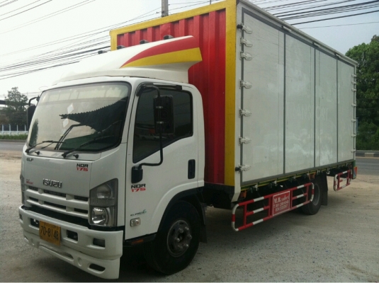 รถ ISUZU NQR 175 แรง ตู้ 10 บาน