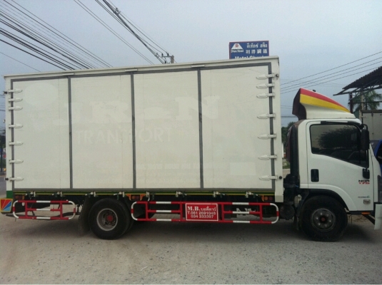รถ ISUZU NQR 175 แรง ตู้ 10 บาน