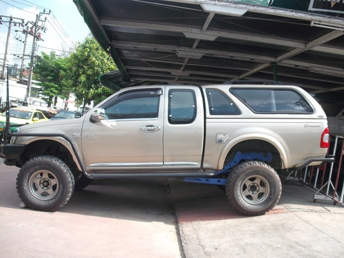 ขายด่วน ISUZU D-MAX SLX ยกสูง7" ยางขนาด 305/70R16 พร้อมแม็ก ตกแต่งตามภาพ