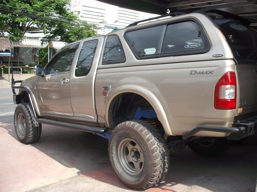 ขายด่วน ISUZU D-MAX SLX ยกสูง7" ยางขนาด 305/70R16 พร้อมแม็ก ตกแต่งตามภาพ