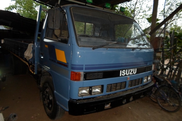 ขาย 6 ล้อ ISUZU NPR 115 แรงม้า