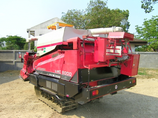 ขายรถเกี่ยวข้าว 2 ระบบ ขายรถเกี่ยวข้าว 2 ระบบ