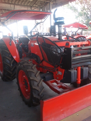 ขายรถแทรกเตอร์ M7040 Max