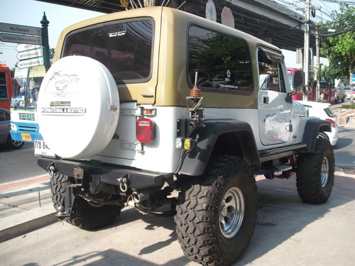 ขายด่วน JEER WRANGLER  เครื่องติดแก๊ส ชุดคาน หน้า/หลัง WRANGLER แท้