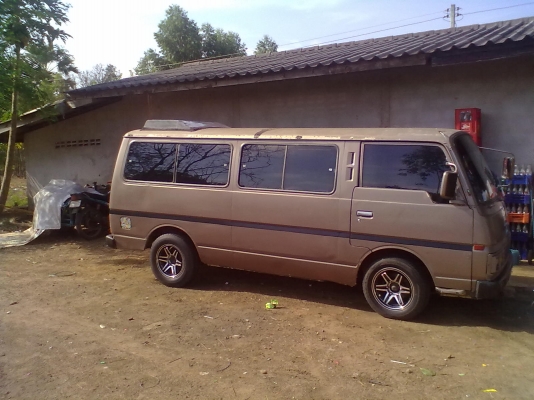 ขาย Nissan Urvan E23