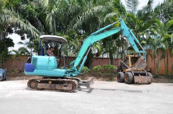 ขาย แบคโฮKOMATSU pc30-7สภาพสวยเดิม ขายถูก