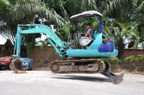 ขาย แบคโฮKOMATSU pc30-7สภาพสวยเดิม ขายถูก