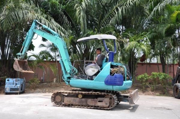 ขาย แบคโฮKOMATSU pc30-7สภาพสวยเดิม ขายถูก