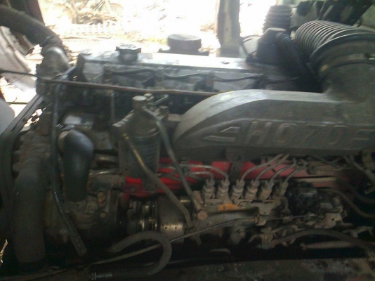 รถอิซูซุ 10 ล้อ รั่ว เปลื่ยนเครื่อง 195 แรงม้า  สนใจติดต่อ 081 - 6079515