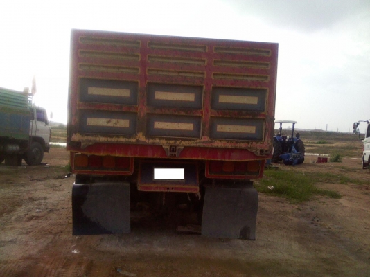 ขายด่วน Isuzu Rocky 195 hp.ฝาดำ 2 เพลาดั้มกระบะเนียม