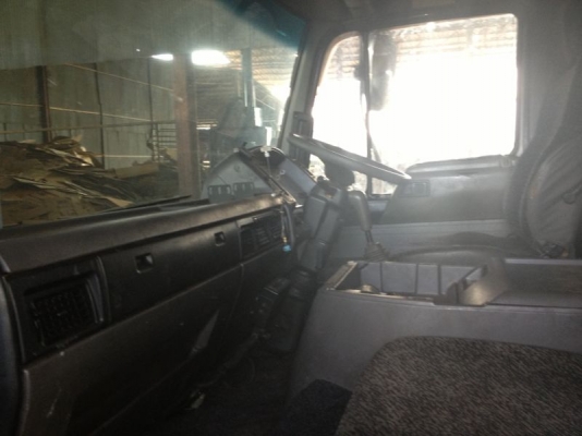 รถฮีโน่ 10 ล้อ รั่ว KT920 เปลื่ยนเครื่อง 210 แรงม้า สนใจติดต่อ 081 - 6079515 รถฮีโน่ 10 ล้อ รั่ว KT920 เปลื่ยนเครื่อง 210 แรงม้า สนใจติดต่อ 081 - 6079515