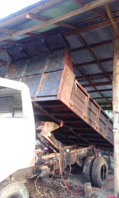 รับต่อดัมพ์ ซ่อมแซสซี ติดตั้งเครน และแก้ไข ตัดต่อ ดัดแปลงการใช้งานตามต้องการ