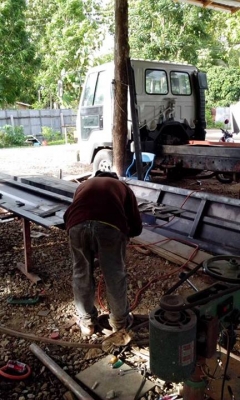 รับต่อดัมพ์ ซ่อมแซสซี ติดตั้งเครน และแก้ไข ตัดต่อ ดัดแปลงการใช้งานตามต้องการ