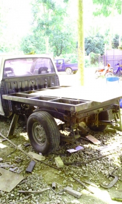 รับต่อดัมพ์ ซ่อมแซสซี ติดตั้งเครน และแก้ไข ตัดต่อ ดัดแปลงการใช้งานตามต้องการ