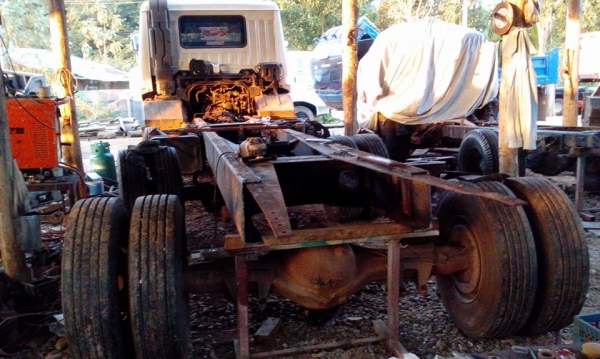 รับต่อดัมพ์ ซ่อมแซสซี ติดตั้งเครน และแก้ไข ตัดต่อ ดัดแปลงการใช้งานตามต้องการ