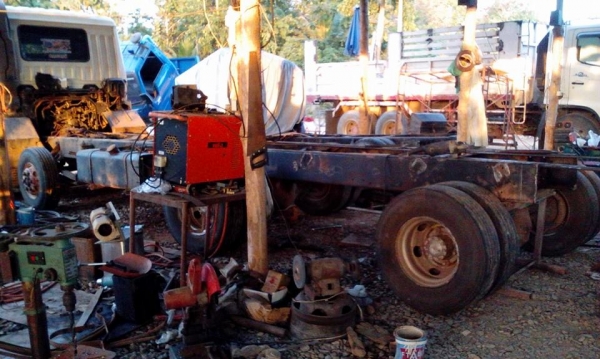 รับต่อดัมพ์ ซ่อมแซสซี ติดตั้งเครน และแก้ไข ตัดต่อ ดัดแปลงการใช้งานตามต้องการ