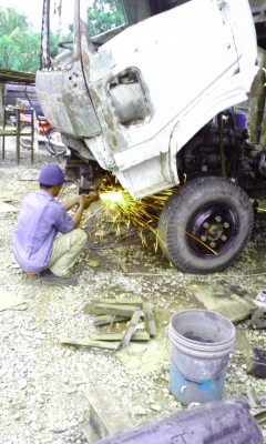 รับต่อดัมพ์ ซ่อมแซสซี ติดตั้งเครน และแก้ไข ตัดต่อ ดัดแปลงการใช้งานตามต้องการ