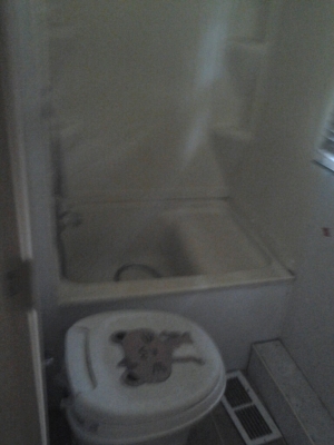 ขายรถบ้านเคลื่อนที่ นำเข้าจากอเมริกา ติดแอร์ มีห้องนั่งเล่น ห้องน้ำ ห้องครัว สบายมากๆครับ