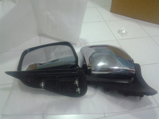 ขายกะทะล้อ1คู่/กระจังหน้ารถตู้ มีตัวเก่าและตัวใหม่/กระจกมองข้างตัวเก่า ขายกะทะล้อ1คู่/กระจังหน้ารถตู้ มีตัวเก่าและตัวใหม่/กระจกมองข้างตัวเก่า