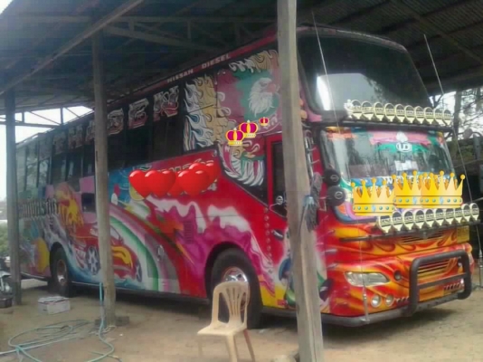 NISSAN 310 HP PE6 รถบัสนำเที่ยวแบบพัดลม เครื่องวางหลัง รถสวยจัดแต่งเต็มแล้วพร้อมใช้งาน เครื่องเสียง จอครบวงจร อุปกรณ์ตกแต่งทั้งภายนอกและภายในเพียบ ช่วงล่างแน่น ยางใหม่เอี่ยมทั้ง 6 เส้น เอกสารทะเบียนภาษีครบพร้อมโอน ราคาต่อรองได้ครับ