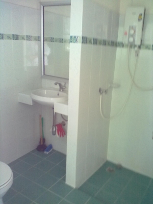 ให้เช่า นครปฐมรีสอร์ทคอนโด ห้องมุมทิศใต้มีหน้าต่างรอบด้านไม่อับ เลขที่ 407 ชั้น 4 อาคาร B ติดต่อเจ้าของโดยตรงที่ 081-6459554 ชื่อต่อครับผม