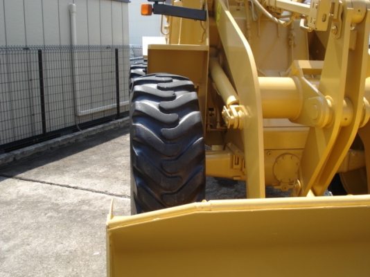 รถตักล้อยาง CAT 910F มาแล้วครับ รถงามแต้ๆเจ้า รอนำเข้าไทยครับ มานะ 085-9049669