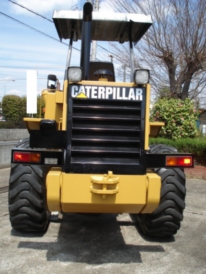 รถตักล้อยาง CAT 910F มาแล้วครับ รถงามแต้ๆเจ้า รอนำเข้าไทยครับ มานะ 085-9049669