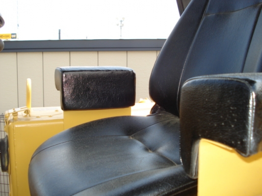 รถตักล้อยาง CAT 910F มาแล้วครับ รถงามแต้ๆเจ้า รอนำเข้าไทยครับ มานะ 085-9049669