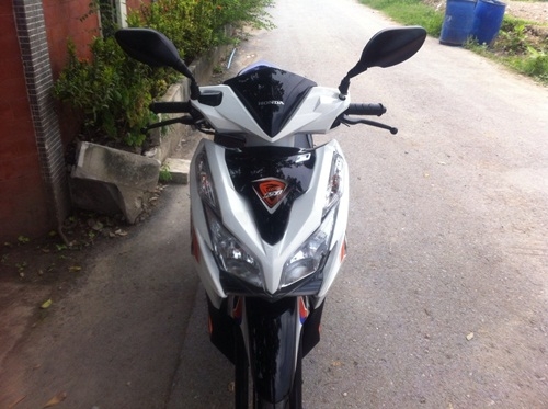 ขายhonda click125i สีขาวดำ ปี2555 ขายhonda click125i สีขาวดำ ปี2555