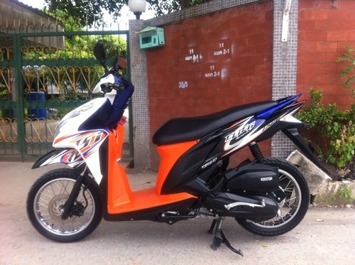 ขายhonda click125i สีขาวดำ ปี2555