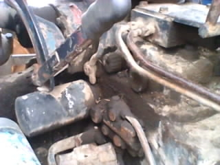 FORD 6600 - 1 เพลา เครื่อง T5 เครื่องแรงดีแห้งดีทั้งคันไม่เยิ้ม อุปกรณ์ครบพร้อม มีใบมีดดันหน้า ผานพรวนดิน 7 ช่วงล่างดี ยางดีหน้าหลังประมาณ 60\% พร้อมใช้งาน เอกสารสัญญาซื้อขาย ราคาต่อรองได้ครับ