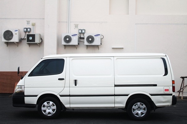 ขายรถตู้ทึบบรรทุก เครื่อง 1JZ ติดแก๊ส LPG ขายรถตู้ทึบบรรทุก เครื่อง 1JZ ติดแก๊ส LPG