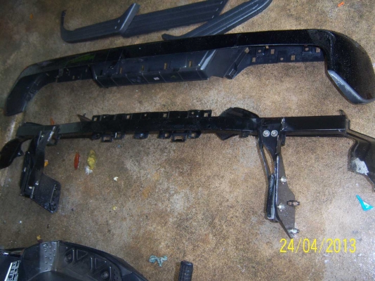 กันชนท้ายกะบะพร้อมขา