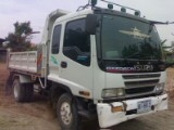 ISUZU DECA 210 HP 6HH1 หกล้อดั๊มพ์ กระบะดั๊มพ์เหล็ก 6 ตันยิงหน้าความยาว 3.60 เมตรสภาพสวย เครื่องแน่นแรงดีไม่เยิ้ม หัวเก๋งสีบางเดิมๆภายในเก๋งคอนโซลสวยครบพร้อม แอร์เย็น พ.เพาเวอร์ ก.ไฟฟ้า ช่วงล่างเบรคทริ๊ปฟี้ คัชซีใหญ่สวยไม่แตกไม่บวม ยาง 8.25 ขอบ 16 สภาพดีพ