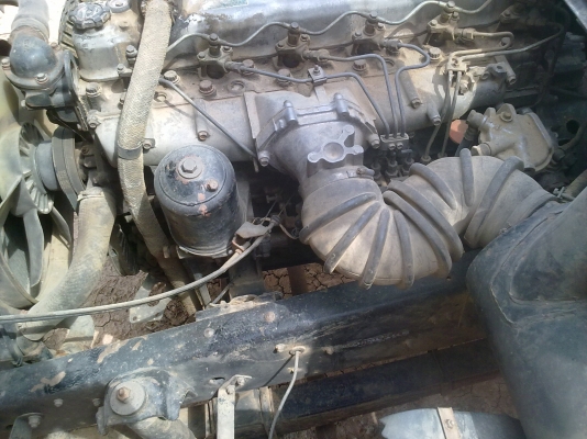 ขายด่วนครับแท็นเล่อสิบล้อสองเพลาพร้อมใช้งานขึ้นแมคโคสองร้อยใด้