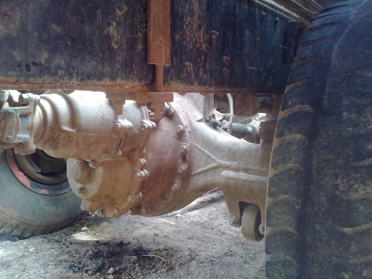 ขายด่วนครับแท็นเล่อสิบล้อสองเพลาพร้อมใช้งานขึ้นแมคโคสองร้อยใด้