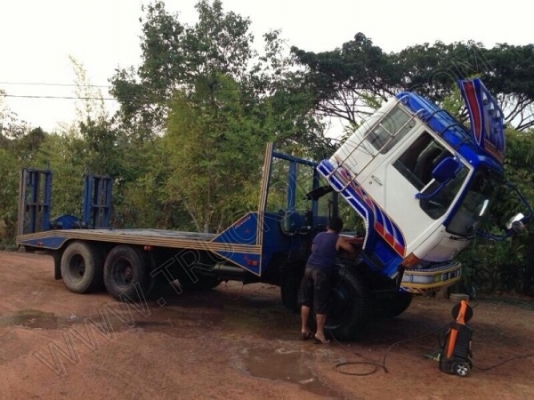 รถเทนเลอร์สำหรับบรรทุกรถเกี่ยวข้าว ยี่ห้อ HINO 1 เพลา